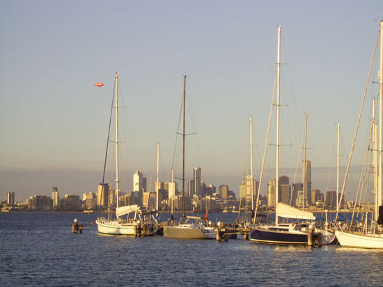 Die Skyline vom Hafen in Williamstown aus gesehen