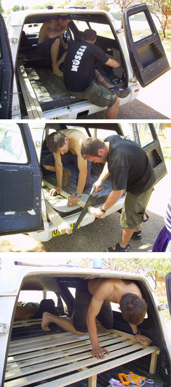 Wir benötigten nur eine Säge und einen Schraubendreher, 40 Schrauben, 6 Winkel, 1m Klettband, 11 Bretter a'1,50m und 3 Vierkanthölzer a'2,40m.