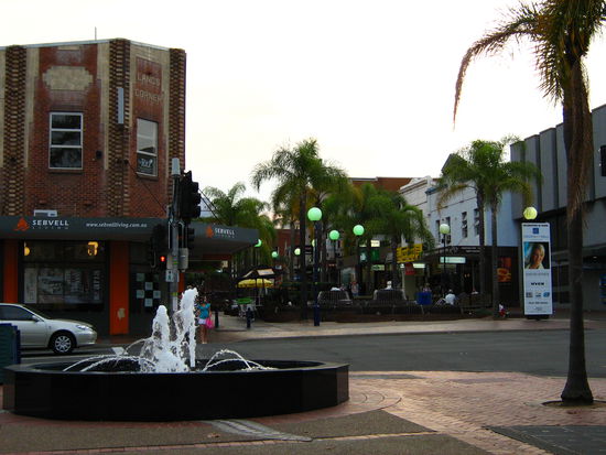 Einkaufspassage von Wollongong und die ersten Palmen...