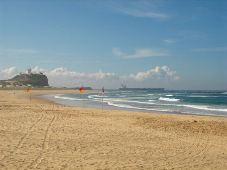 Strand von Newcastle an dem wir auch Delfis sehen konnten