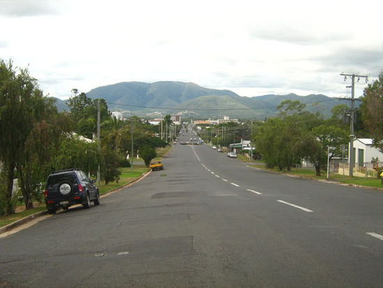 Typisches Bild von Rockhampton und allen anderen tropischen Staedten - breite Strassen und viel viel Platz