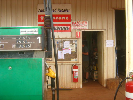 Aussietanke im Outback mit noch relativ guenstigen Preisen