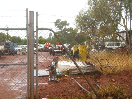 Hier sollte unser Mitsu vom Super-Mechaniker repariert werden.