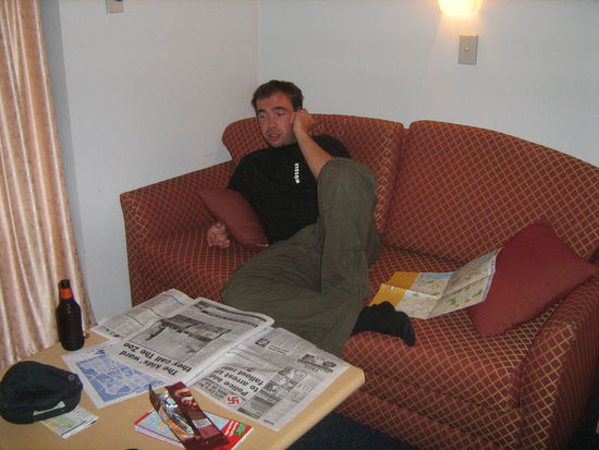 Jensi telefoniert mit Rabu und....