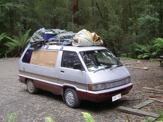 Wenn Aussis unterwegs sind, wird einfach alles festgeschnallt