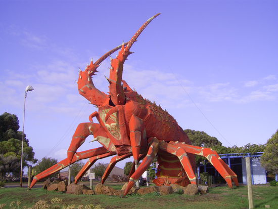 Larry the Giant Lobster bei Kingston - ein weiteres Kapitel im Aussiekitschtourismus. Diesmal soll auf ein Restaurant hingewiesen werden.