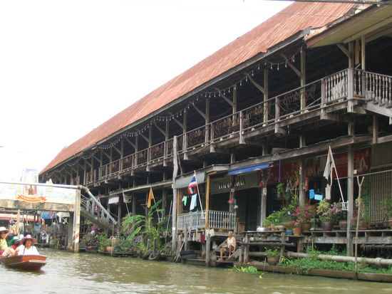 die wohnungen der einheimischen