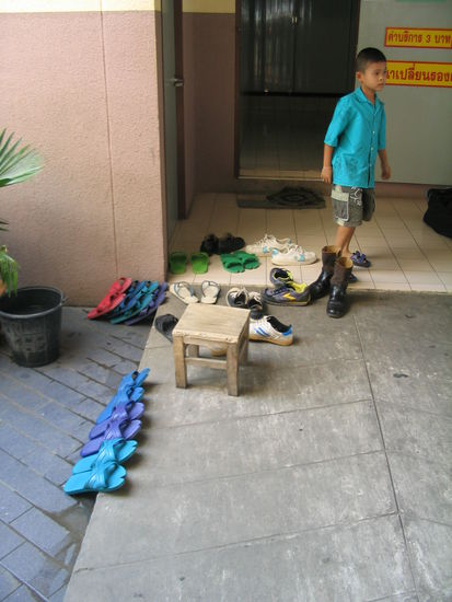 toilette am busterminal
zahlen muss man hier auch,und schuhe wechseln