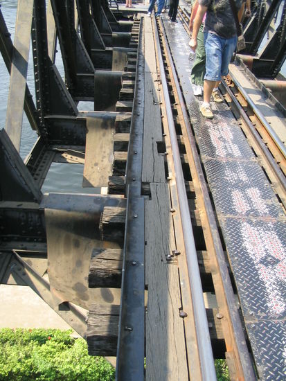 sehr wackelige angelegenheit die bretter