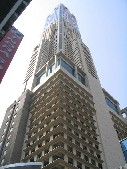 304m hoch
höchstes gebäude thailands
4.  höchstes hotelgebäuder der welt
13. höchstes asiens
27. höchstes weltweit