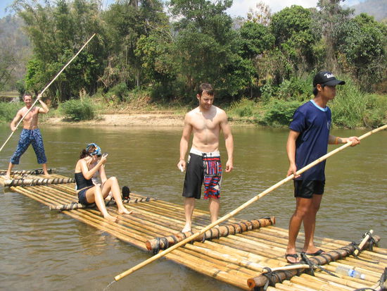 im hintergrund der second kaptain