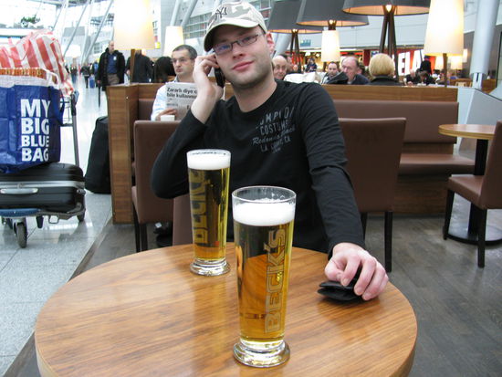 0,5 Liter Bier vor Abflug