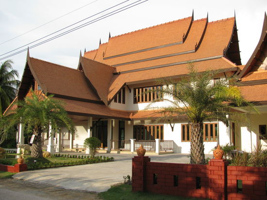 Nein, das war nicht unser Resort, sondern ne Villa nebenan, die zu Verkaufen ist