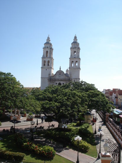 Die stolze Kathedrale neben dem Parque Principal (Zocalo).