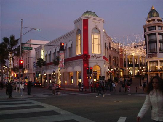 Der berühmt-berüchtigte Rodeo Drive. Spannend zum Anschauen, aber nicht zum Einkaufen. Hier gibt es nur das Exklusivste vom Exklusiven!