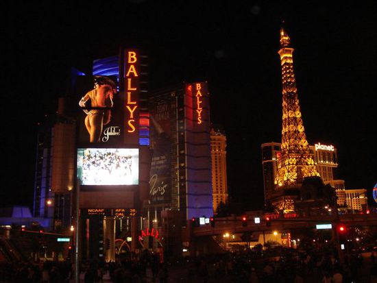 Vegas, wie es leibt und lebt.