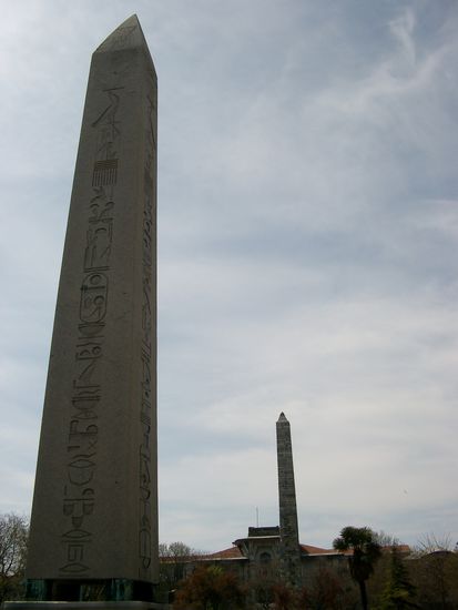 Das Hippodrom, im Vordergrund der "Ägyptische Obelisk", im Hintergrund der "Gemauerte Obelisk".