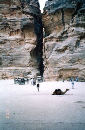 Das Ende der langen Schlucht.
Kommt man hier raus, dann sieht man als allererstes folgendes Bild:
