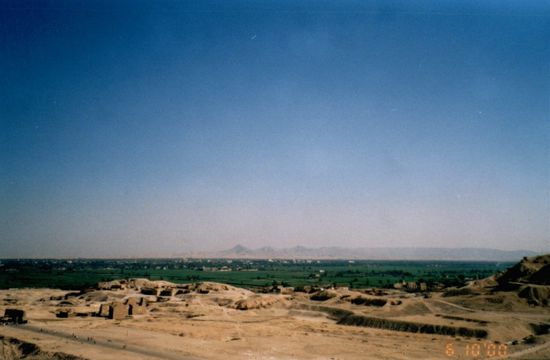 Blick von der Sahara über den Nil bei Luxor.