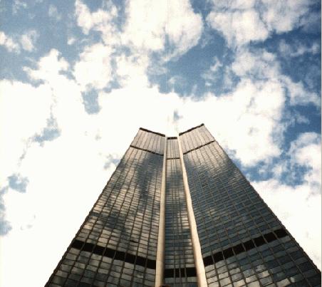 Auch Paris hat einen (kleinen) Wolkenkratzer: den Tour Monparnasse.