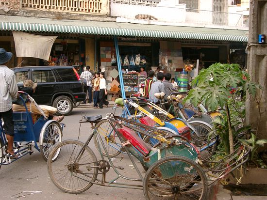 Fahrrad-Rikschas sind in Kambodscha immer noch ein beliebtes Fortbewegungsmittel.