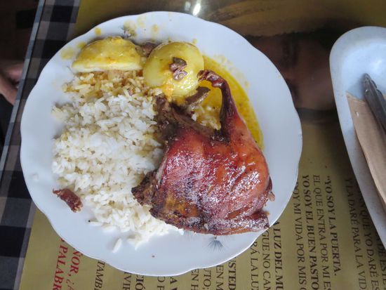 Cuy (Meerschweinchen) mit Reis