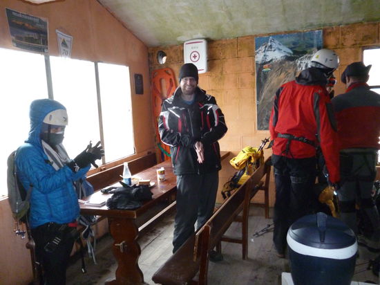 Ich find's lustig und wärme meine Finger für das, was kommt.
Zum Glück weiß ich ja nicht, was kommt!