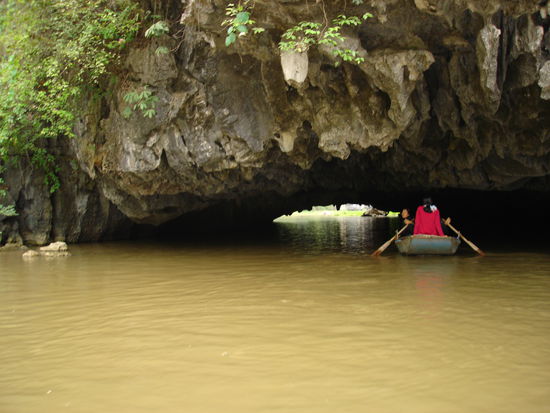 ...gerudert wird mit den Fuessen...