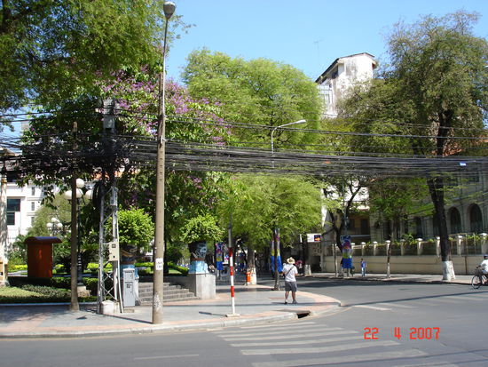 Flaniermeile...und was sagen die Elektriker zu der Kabelage?!