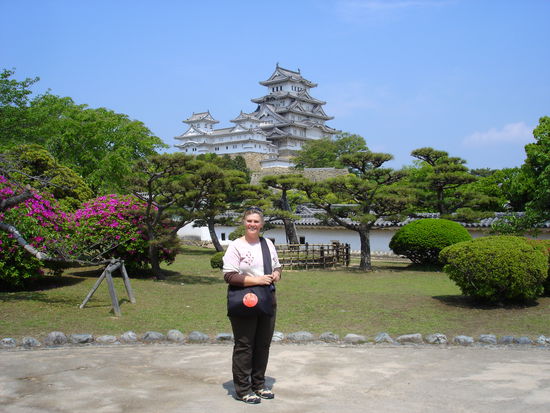 ..im Hintergrund die Burg...