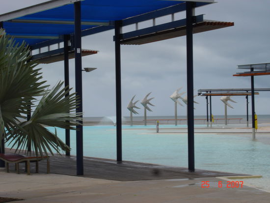 ...hier kann jeder kostenfrei baden oder einfach nur in der Sonne liegen...