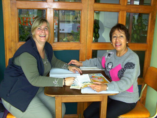 rechts meine tolle Lehrerin Gladys