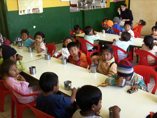 das Fruehstueck-- heute eine Colada und frisch gebackene Teigteile---