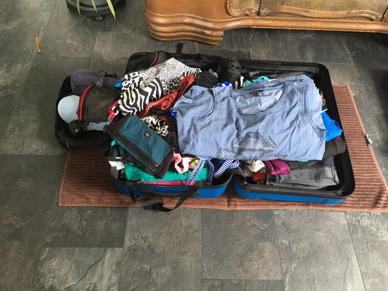 Es durfte erst mal alles in den Koffer, ohne zu sortieren.