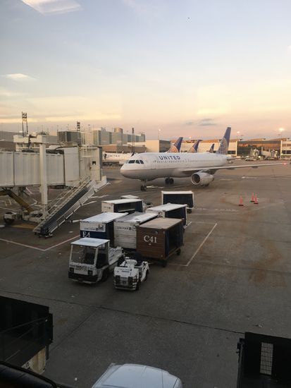 Flugzeug für die erste Etappe