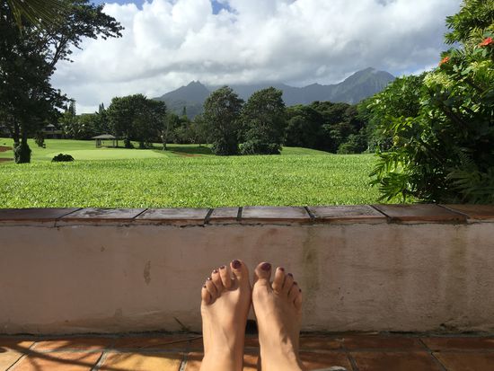 mit Blick auf die unverwechselbaren typischen Berge Hawaiis