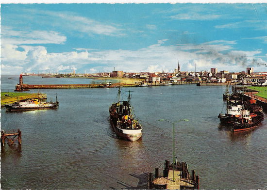 Bremerhaven am Ende der Fünfziger Jahre
Blick aus dem Geestevorhafen nach Norden