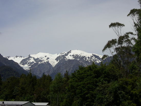 Blick von unserer Unterkunft auf die Berge