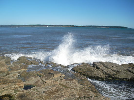 Welle am Seawall