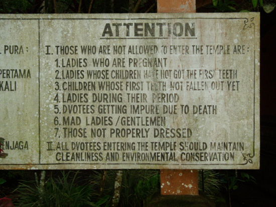 Schild vor dem Batukaru Tempel