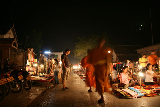 Der Nachtmarkt in Luang Prabang (Laos)