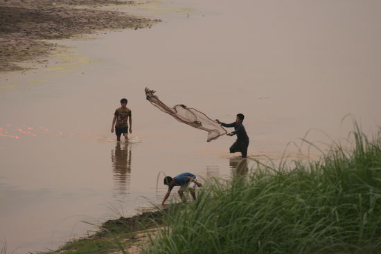 Fischer am Mekong in Vientiane