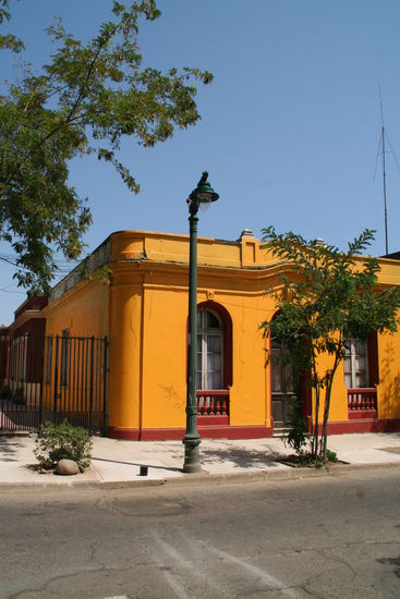 Auf jeden Fall sind hier in Bella Vista die alten Häuser schön bunt angemalt - wär das nicht auch ´ne Farbe für Rossi, Jörg?