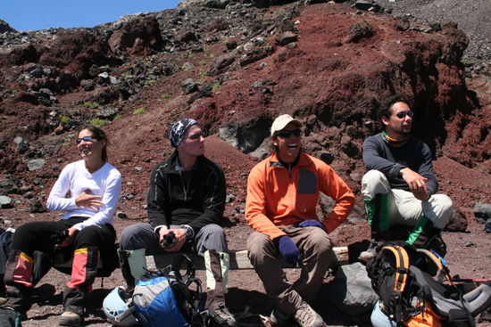 Von rechts nach links: Sharid, unser Guide Nico, Sharids unbekannter Freund und eine schöne Unbekannte! (Muss ich die Vier eigentlich fragen, ob sie hier veröffentlicht werden wollen?)