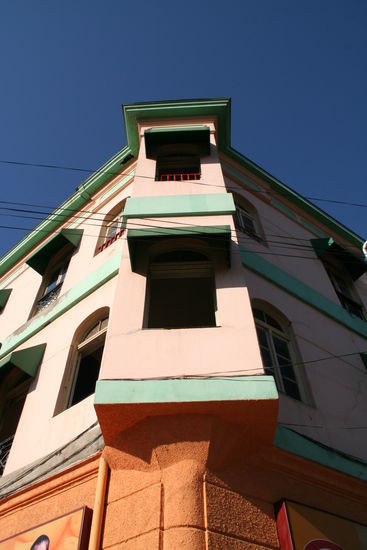 ...bei der Farbwahl für ihre Hausfassaden sind die hier ganz locker!