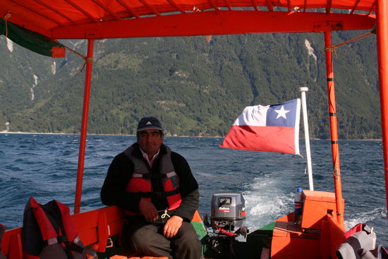 Für all´ die, die nicht wissen, wie die chilenische Flagge aussieht, hat unser Bootsmann hier mal eine gehisst.