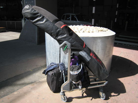 An dieser Stelle, Danke Roman fuer den super Boardbag, er ist wohlbehalten in Vancouver angekommen.