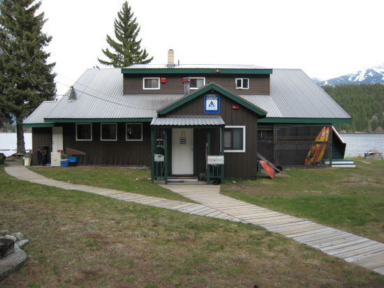 hier eben das wunderschoene Hostel, sehr sauber, aber auch sehr abgeschieden.