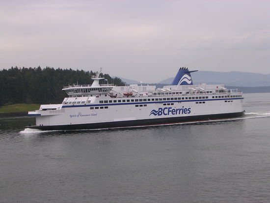 Mit diesen riesigen Faehren faehrt man nach Vancouver Island, ca. 1 1/2 Stunden