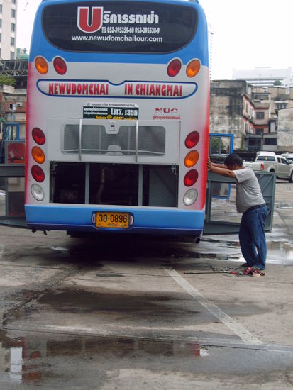 Achso, der Motor lief nicht an...